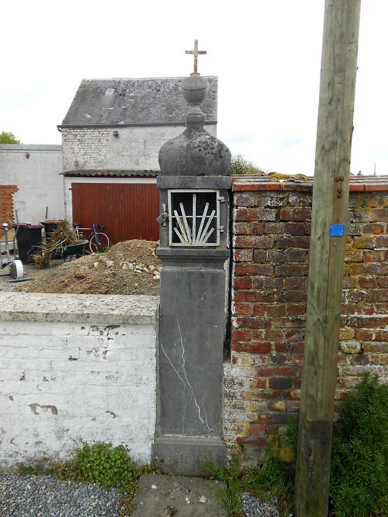  oratoire ND de Liesse,ND de Délivrance,ND de Walcourt et St Esprit rebâti en 1970 rte de Boulogne face au cimetière
