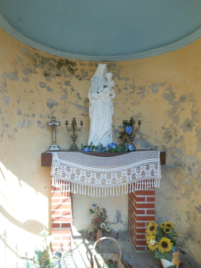 Intérieur de la chapelle N.D de Bon Secours