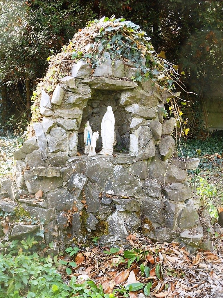 Grotte de Lourdes. Rue du Buisson Barbet